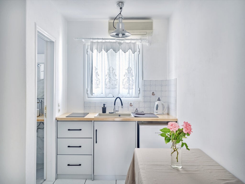 4 Season apartment in Ambelas Paros with renovated kitchen