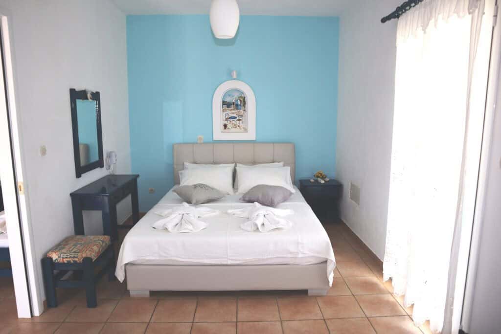 Double bed bedroom in Aegean Grand Apartment Ambelas Paros