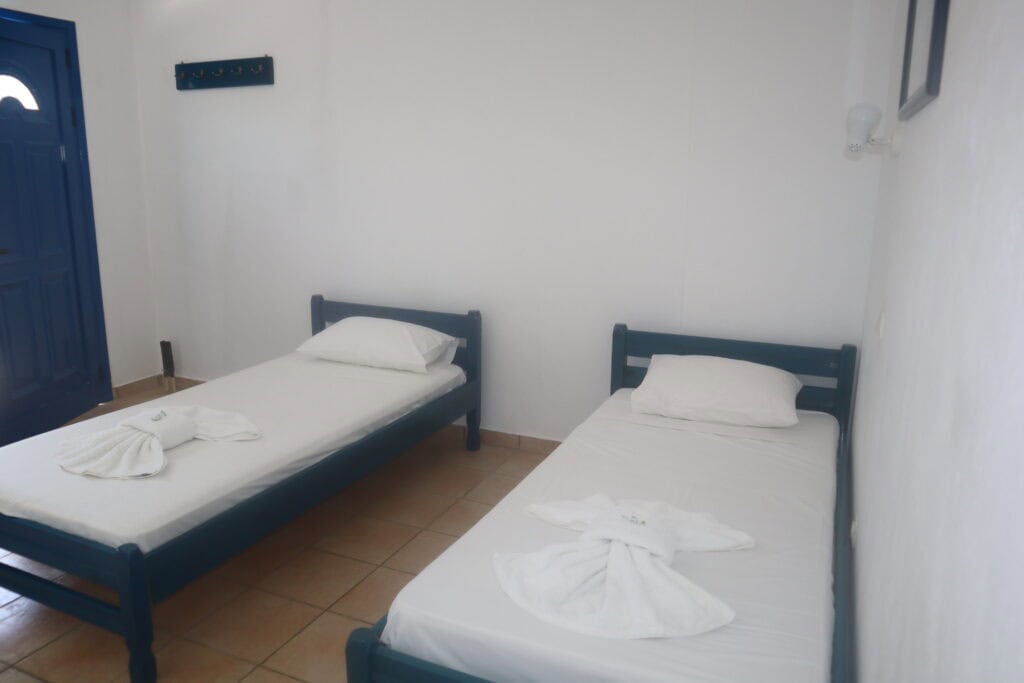 Twin beds in Aegean Grand Apartment Ambelas Paros