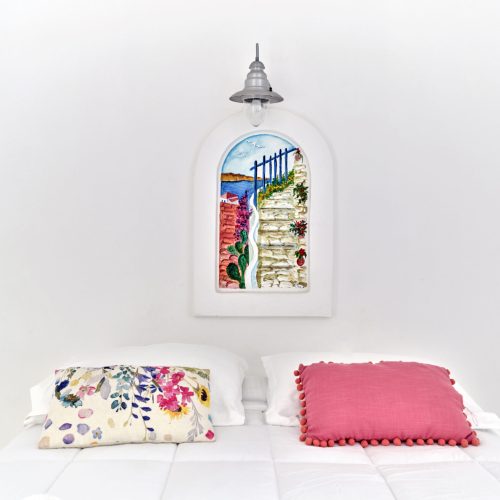 Cycladic decor details in 4 Season apartment accommodation in Ambelas Paros