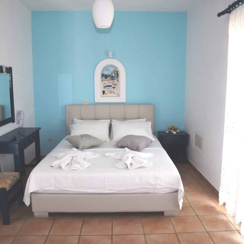 Double bed bedroom in Aegean Grand Apartment Ambelas Paros