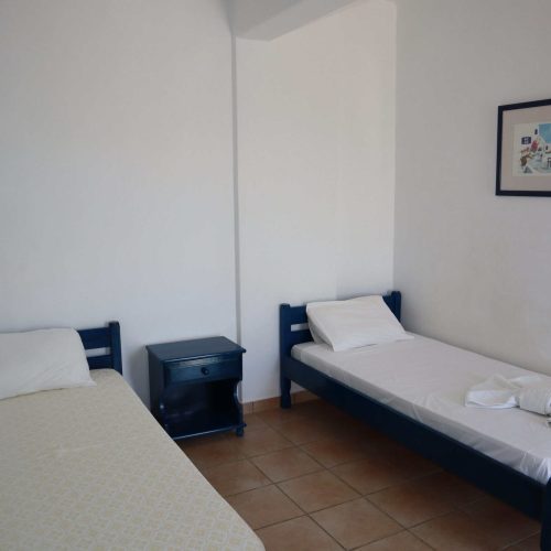 Single beds in Aegean Grand Apartment Ambelas Paros