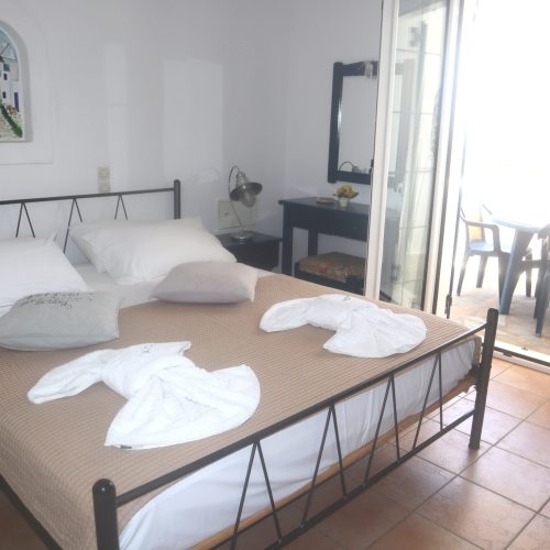 Master room with double bed - Aegean Grand Apartment Ambelas Paros