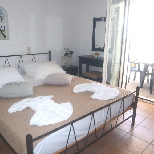 Master room with double bed - Aegean Grand Apartment Ambelas Paros