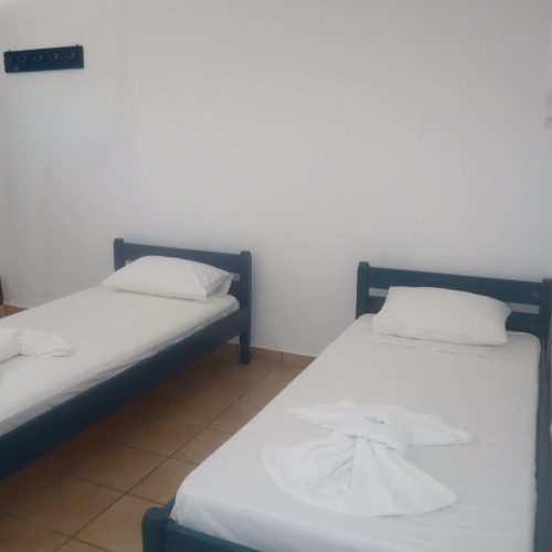 Twin beds in Aegean Grand Apartment Ambelas Paros