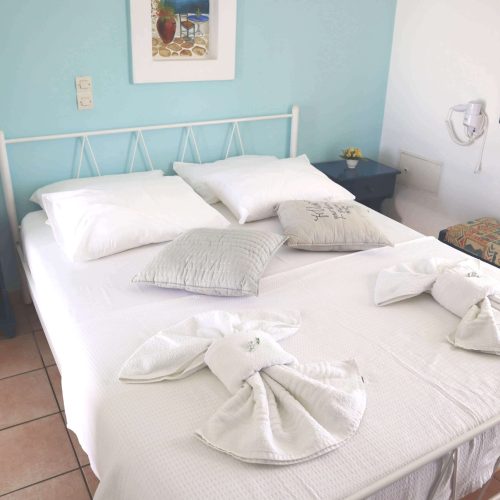 Main bedroom with double bed - Aegean Grand Apartment Ambelas Paros