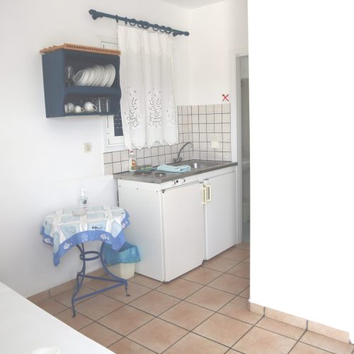 Cozy small kitchenette in Aegean Grand Apartment Ambelas Paros