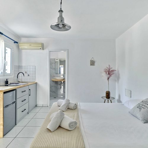 cozy-family-apartment-ambelas-paros-06