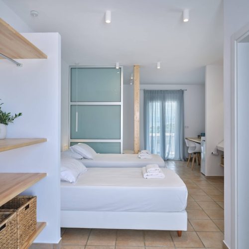 White & Blue room with double bed and balcony access in Ambelas, Paros